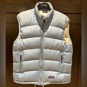 Patagonia Womans puffer vest size US M